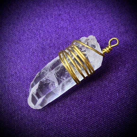Vintage Quartz Wire Wrapped Pendant - Picture 3 of 14